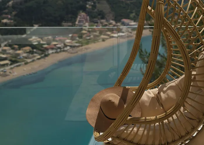 Zeus Throne Suites